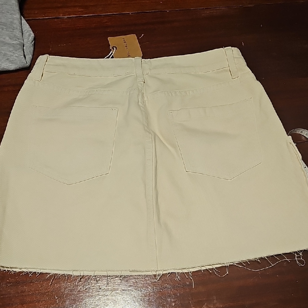 Blu Pepper Cream Skirt with Pockets - Picture 6 of 7